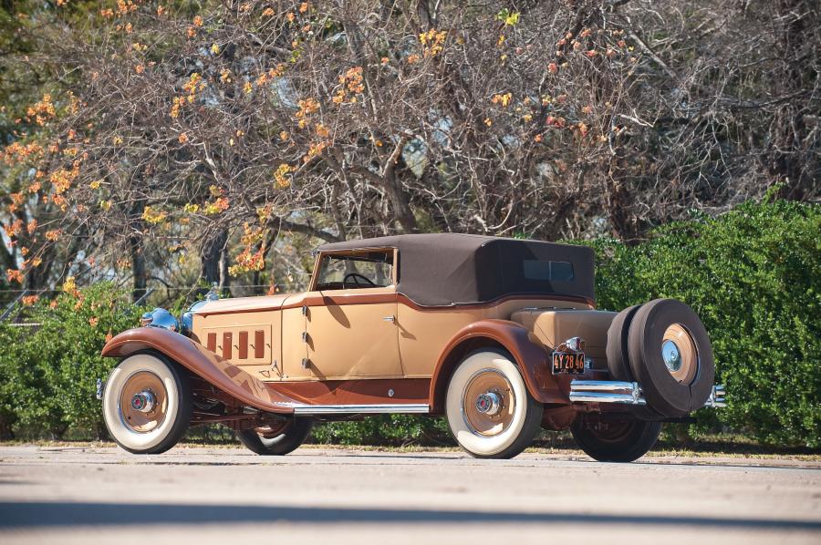  Packard Deluxe Eight Convertible Victoria by Waterhouse 1931 года  (фото 16 из 17)